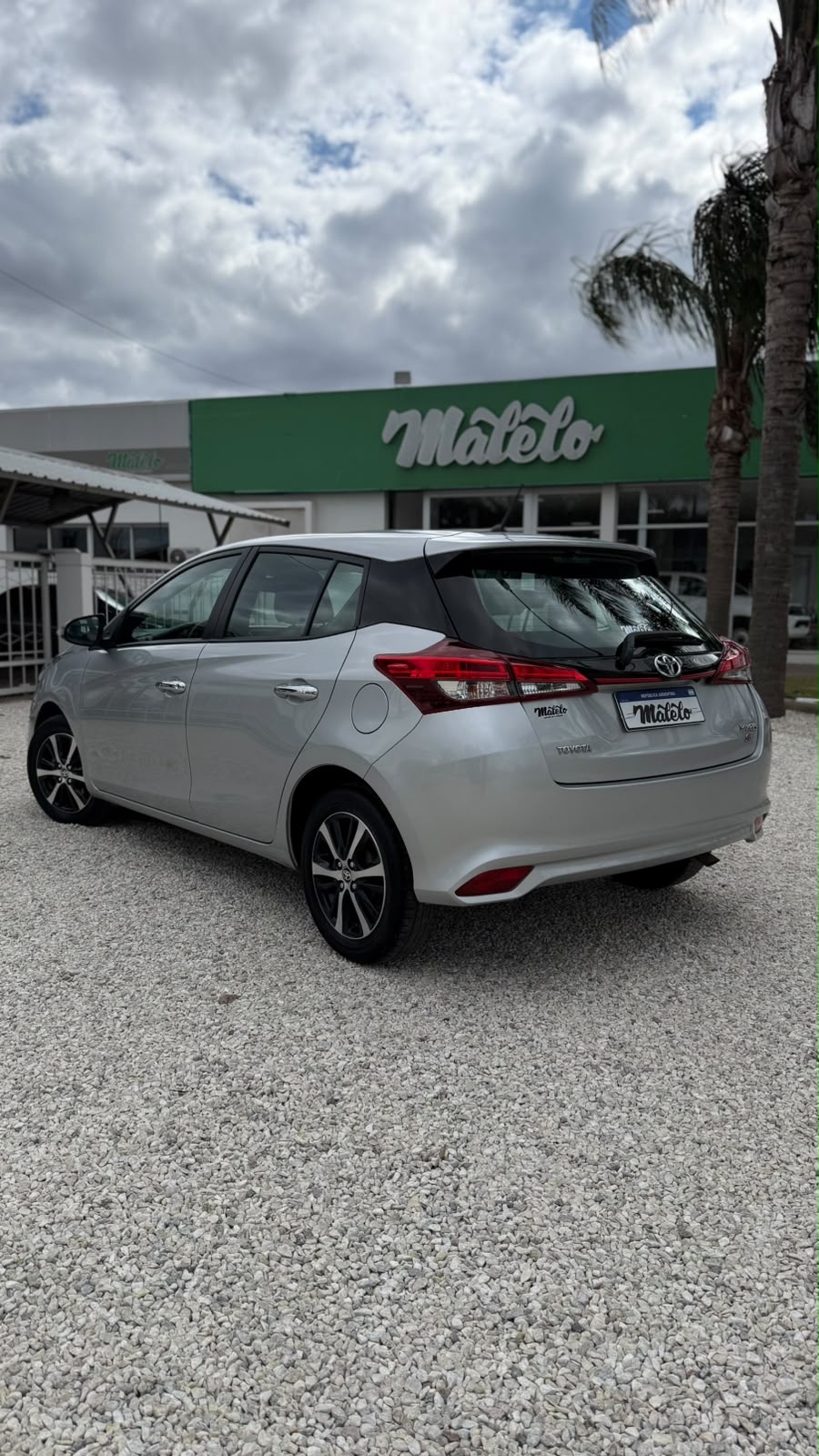 TOYOTA - YARIS  S  1.5  - AUTOMÁTICA  - 2019
